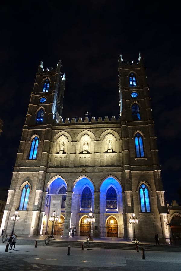 Notre-Dame Basilica illuminated at night in Old Montreal. Photo: Guilhem Vellut / Wikimedia Commons (CC BY 2.0)